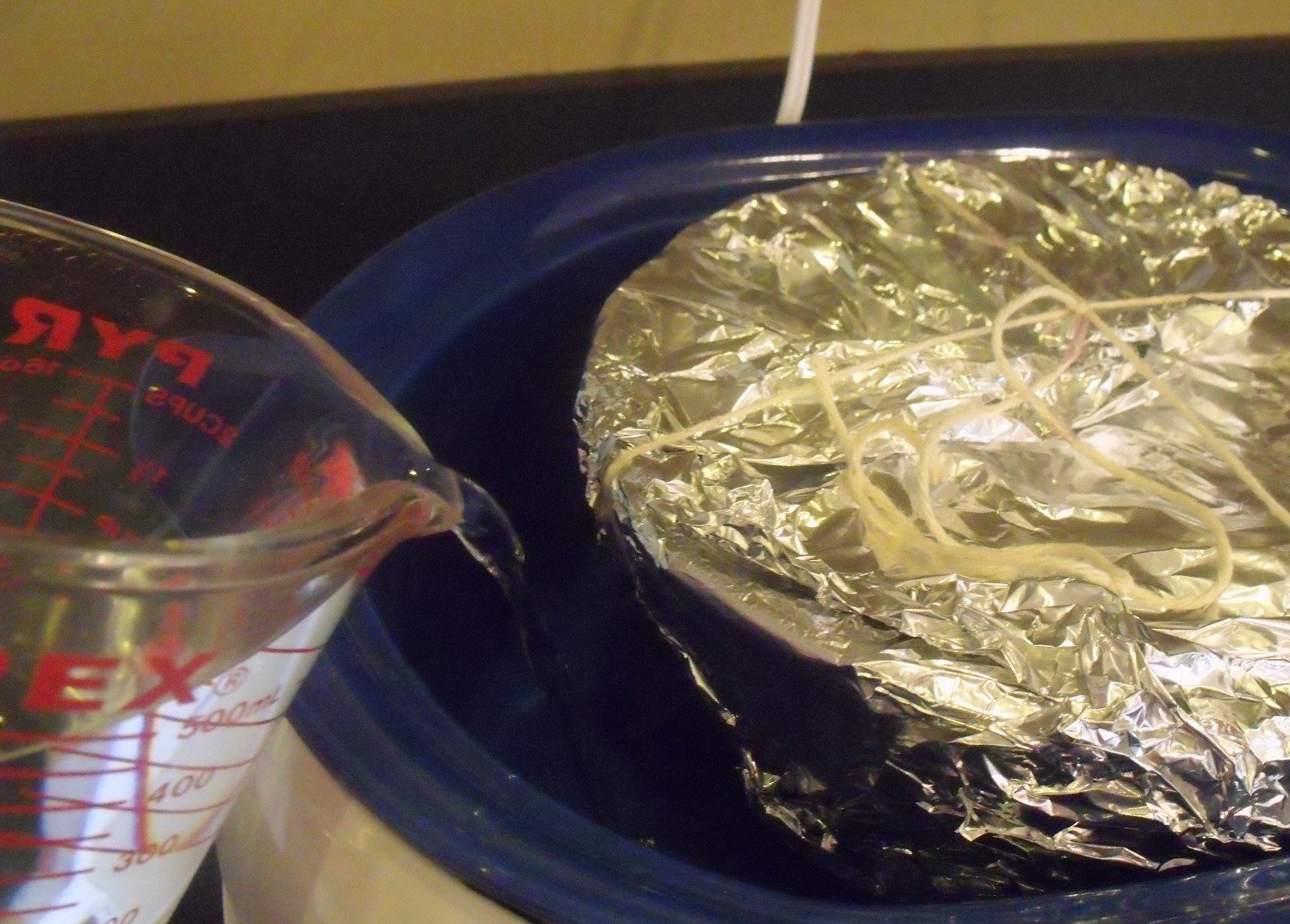 How To Steam A Christmas or Plum Pudding In A Crockpot.