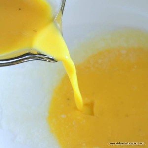 using a hot skillet to make scrambled eggs