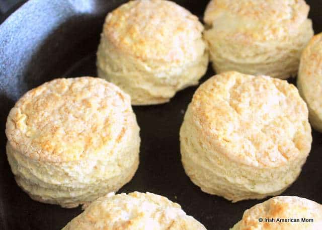 https://www.irishamericanmom.com/wp-content/uploads/2016/07/Buttermilk-scones-or-biscuits-cooked-in-a-cast-iron-skillet.jpg