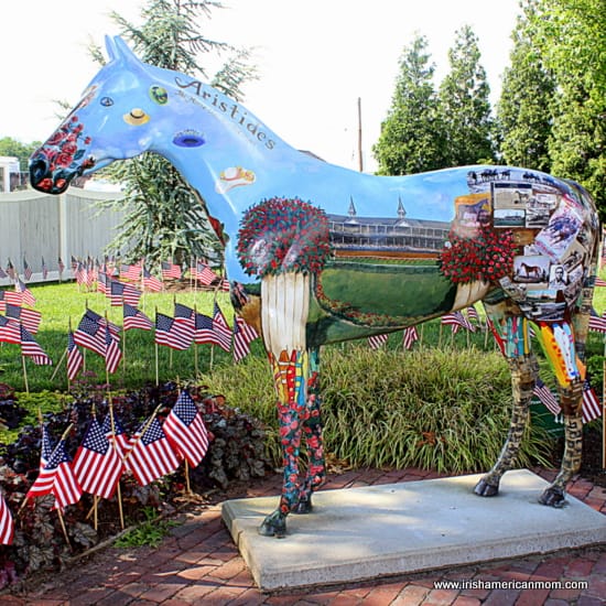 Horse Statue outside Churchill Downs