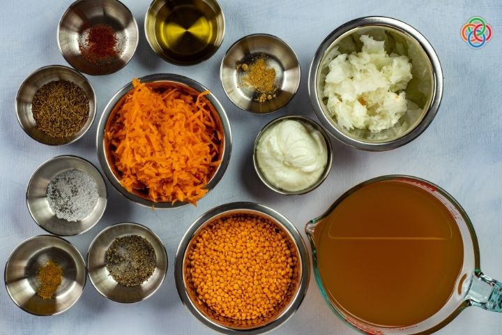 Bowls of lentil soup ingredients