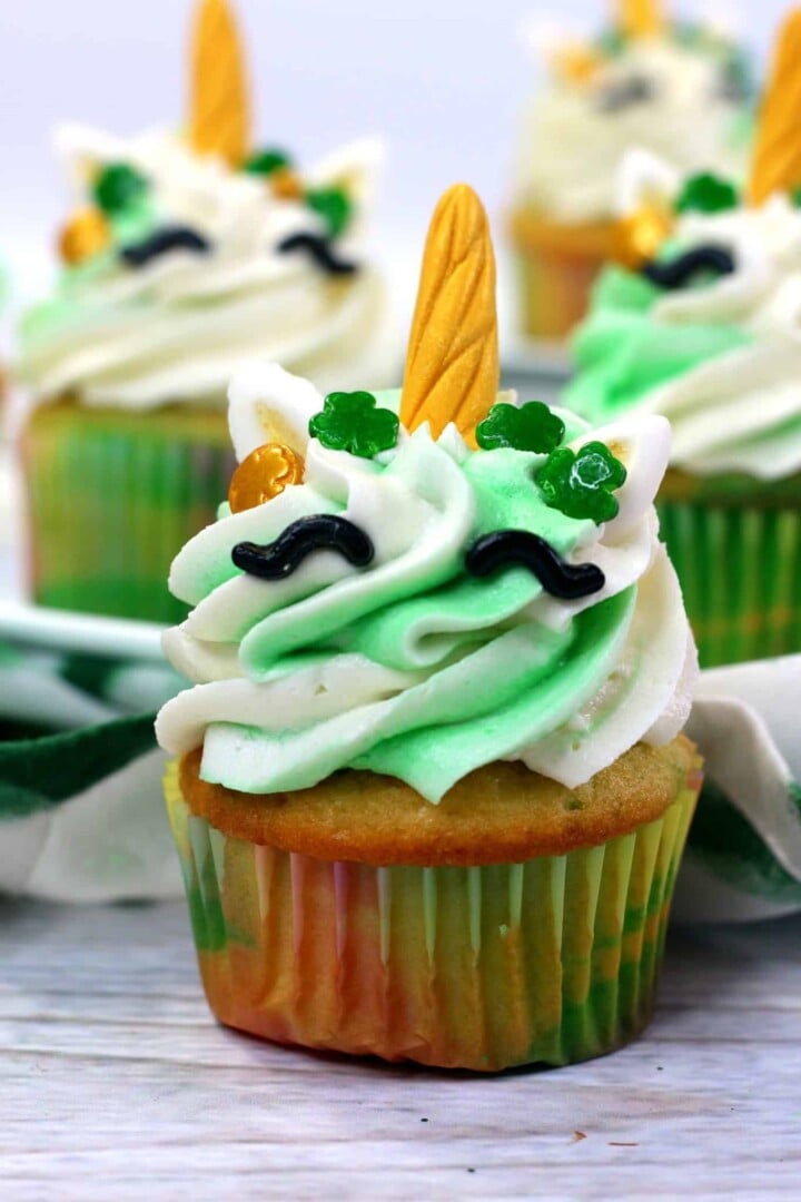 Lucky Unicorn Cupcakes | Irish American Mom Shamrock and unicorn cupcakes