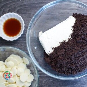 Crushed oreos with cream cheese, vanilla and white chocolate chips