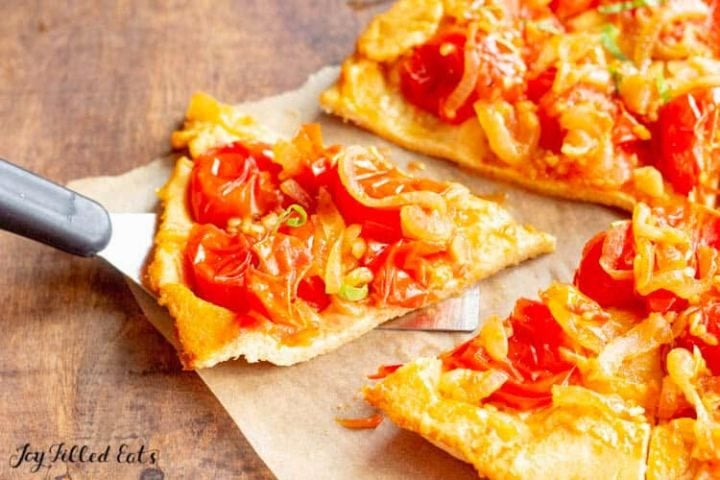 Tomato tart with slice cut