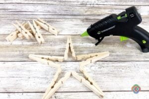 Forming a wooden star using clothes pins plus a glue gun